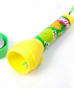 Nieuw ???? Kids Licensing Zaklamp Dino Voor Kinderen | Nachtlamp Dinosaurus LED + 10 Gratis Dino Stickers | Werkt Op 2 AA Batterijen | 16cm | FL03 ???? -Hendi Shop 550x419 5