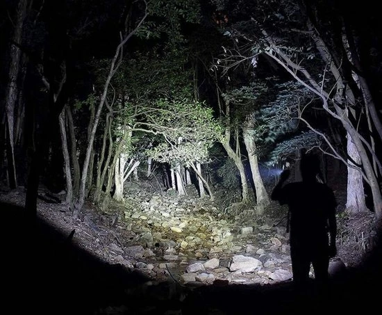 Beste Verkoop ???? JBE Militaire Zaklamp - Waterdicht - 2000 Lumen LED Zaklamp - Inzoombaar - 2 Stuks - Inclusief Batterijen(6stuks) ???? 6 Beste Verkoop ???? JBE Militaire Zaklamp - Waterdicht - 2000 Lumen LED Zaklamp - Inzoombaar - 2 Stuks - Inclusief Batterijen(6stuks) ???? - Afbeelding 4