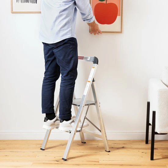 Top 10 ???? Navaris Aluminium Huishoudtrap - Trap Met 2 Treden - Opstap Van Aluminium - Lichte Inklapbare Ladder - Multifunctionele Keukentrap Met Antislip Poten ???? 10 Top 10 ???? Navaris Aluminium Huishoudtrap - Trap Met 2 Treden - Opstap Van Aluminium - Lichte Inklapbare Ladder - Multifunctionele Keukentrap Met Antislip Poten ???? - Afbeelding 8