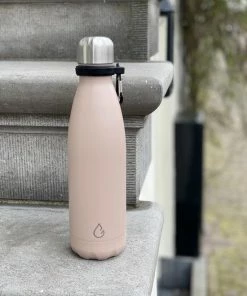 Beste Verkoop ⌛ Wattamula Design Eco RVS Drinkfles - Nude - Extra Dop Met Rietje En Carrier - 500 Ml - Waterfles - Thermosfles - Sport ⭐ 10 Beste Verkoop ⌛ Wattamula Design Eco RVS Drinkfles - Nude - Extra Dop Met Rietje En Carrier - 500 Ml - Waterfles - Thermosfles - Sport ⭐ -Hendi Shop 550x733 1